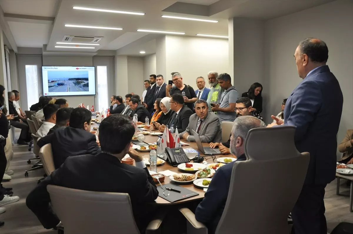 Nebati Taşucu Limanı İnşaatını İnceledi