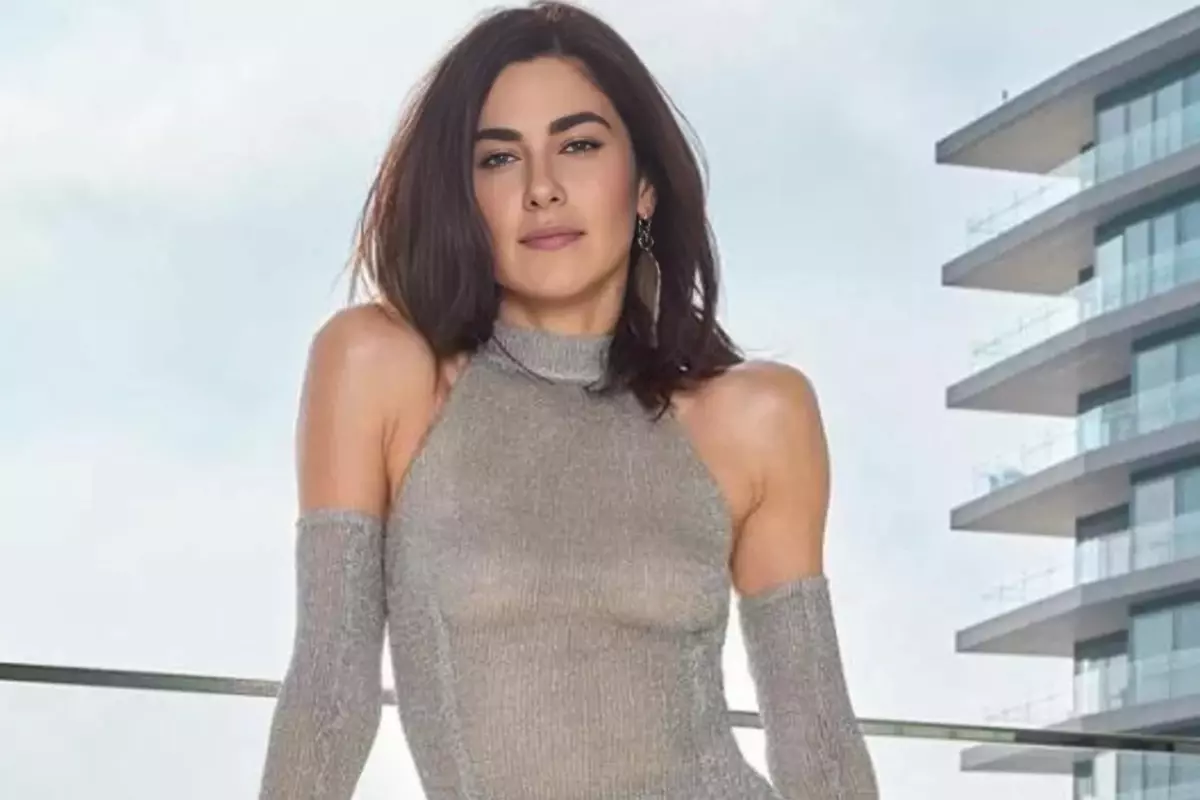 Nesrin Cavadzade hamasette hudut tanımıyor! Yatakta kahve pozuyla özgüvenini konuşturdu