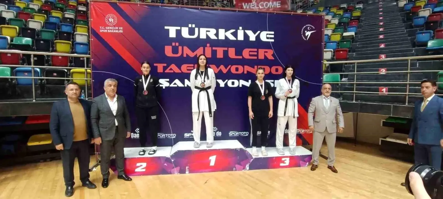 Nida Parıltı Çene, Tekvando Şampiyonası’nda 3. oldu