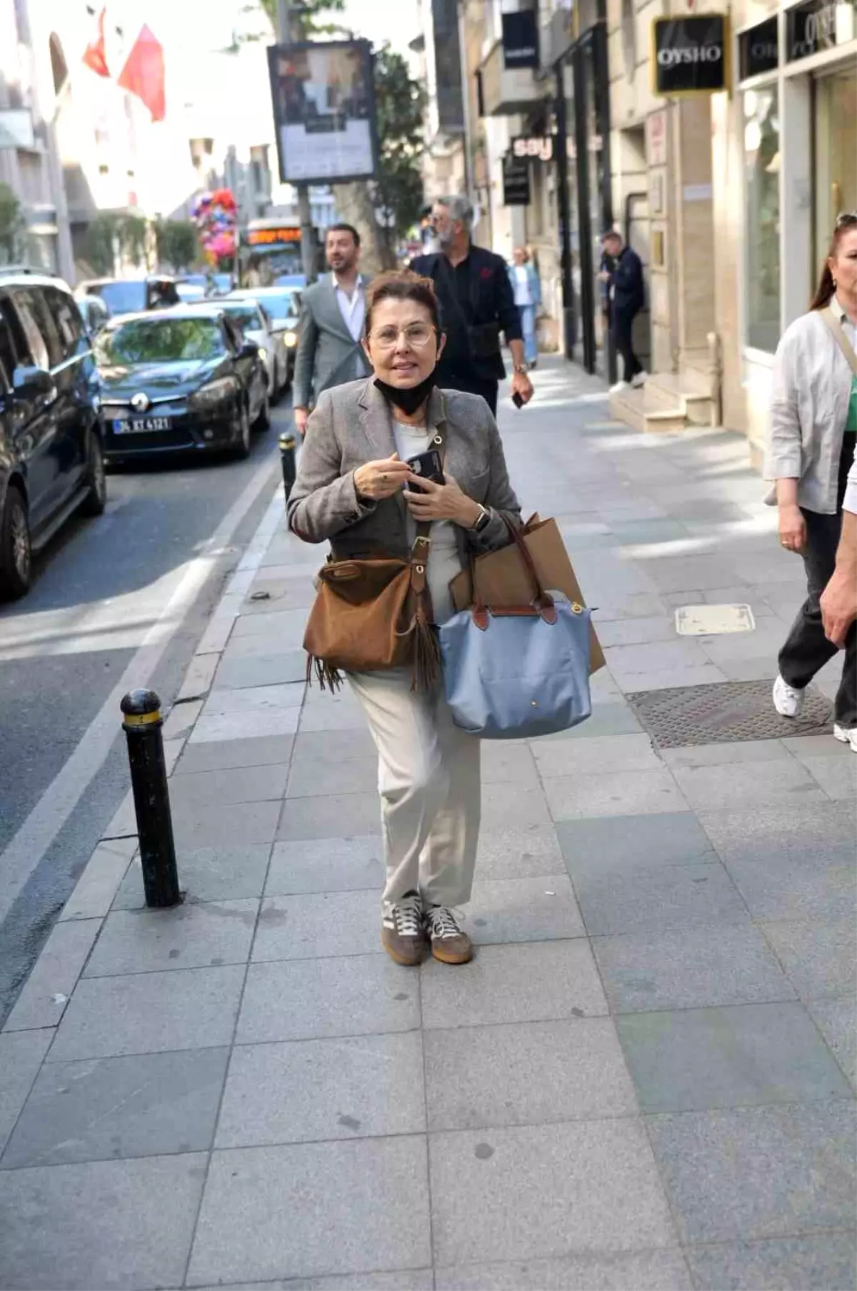 Nilüfer, Nişantaşı’nda Maskeyle Görüntülendi