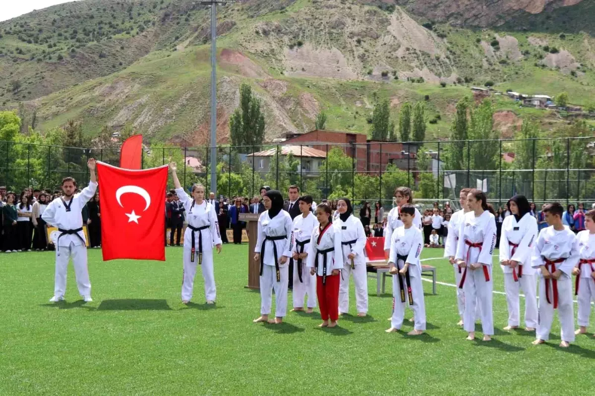 Oltu’da Coşkulu 19 Mayıs Kutlaması