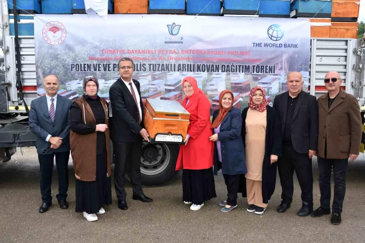 Ordu’da Arıcılara 2400 Kovan Dayanağı