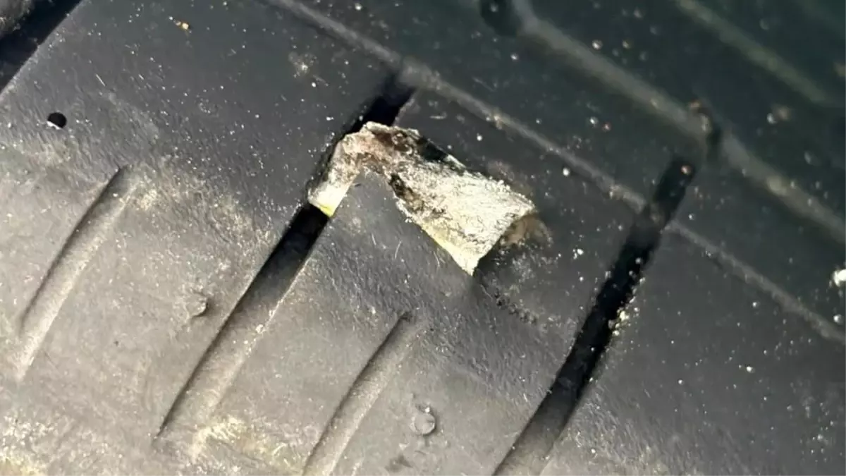 Otoyolda Metal Dökümü Trafiği Felç Etti