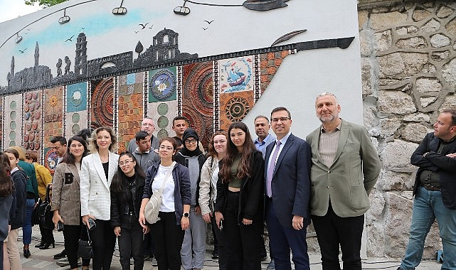 Özel ihtiyaçlı bireylerden 770 kesimlik seramik pano