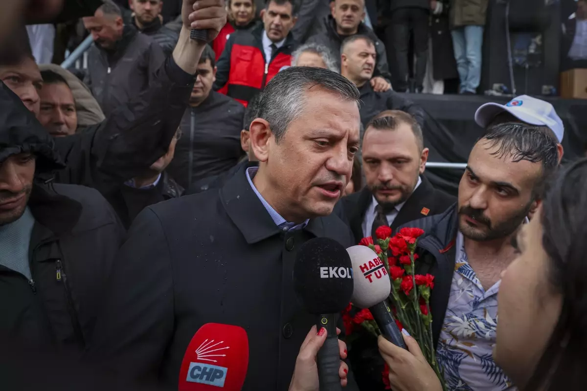 Özgür Özel: Meydanlar özgürse demokrasi vardır