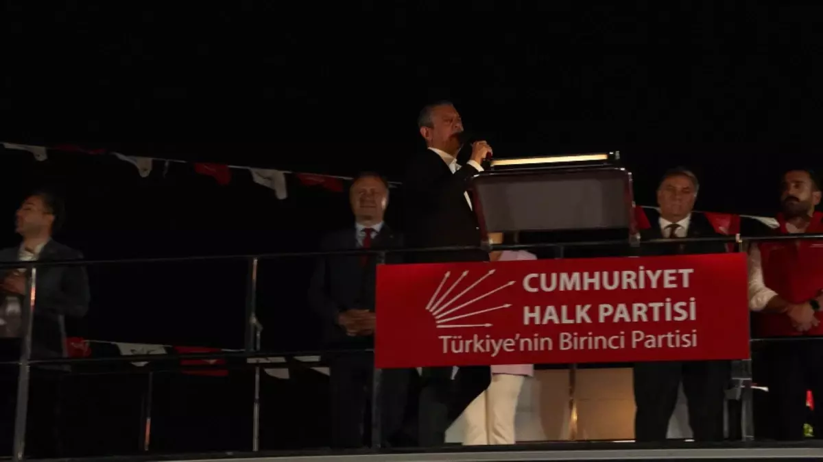 Özgür Özel: Palavralarla Kumpas Kurdu