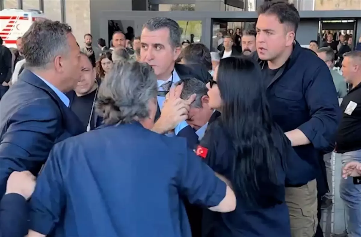 Özgür Özel’e Yumruklu Akın