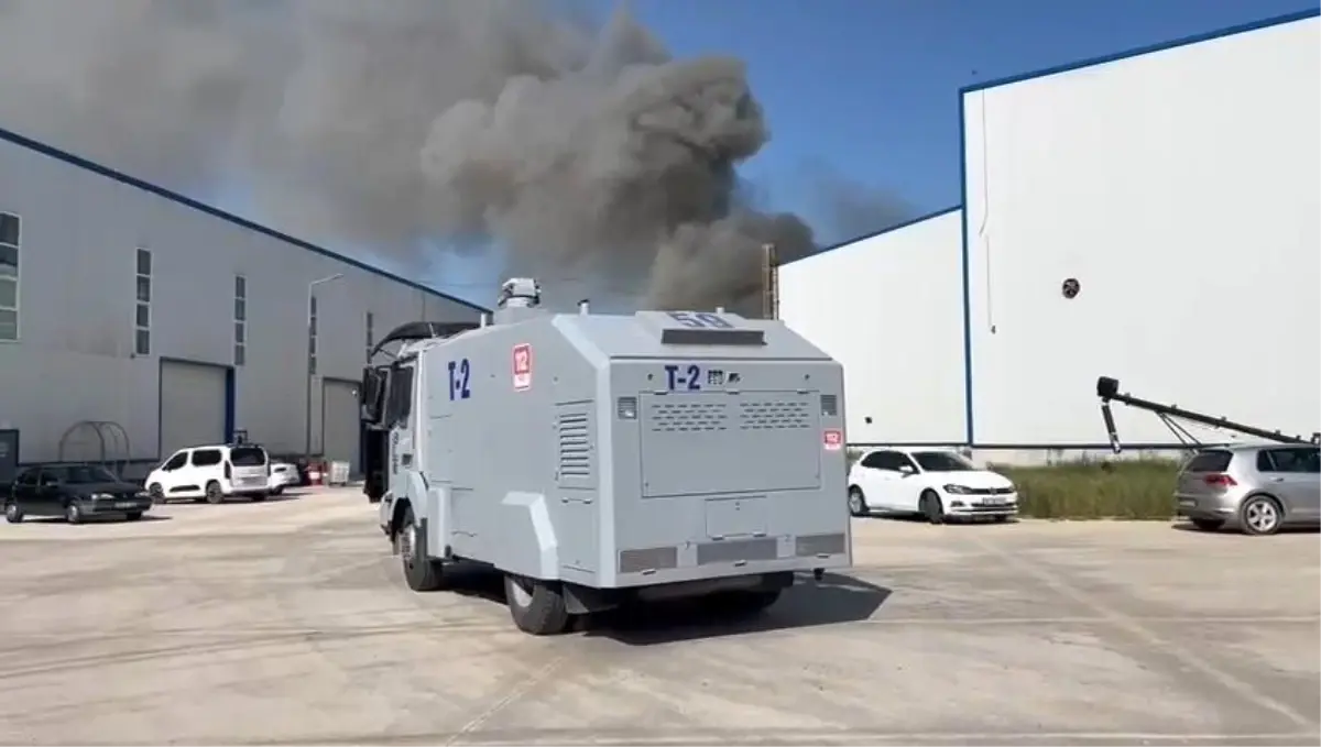 Özpar Kauçuk Fabrikasında Yangın Denetim Altında