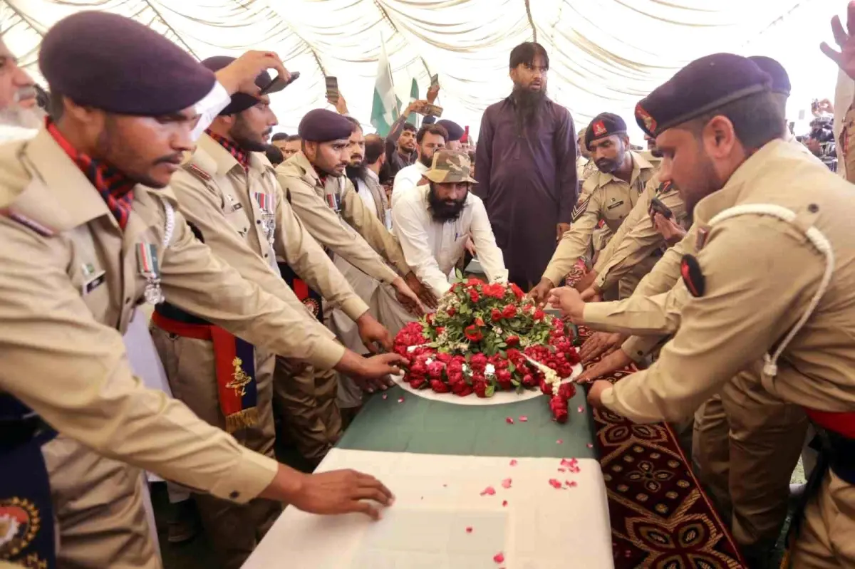 Pakistan Ulusal Güvenlik Kurulu toplandı: “Hindistan’ın saldırısı açıkça savaş eylemi”