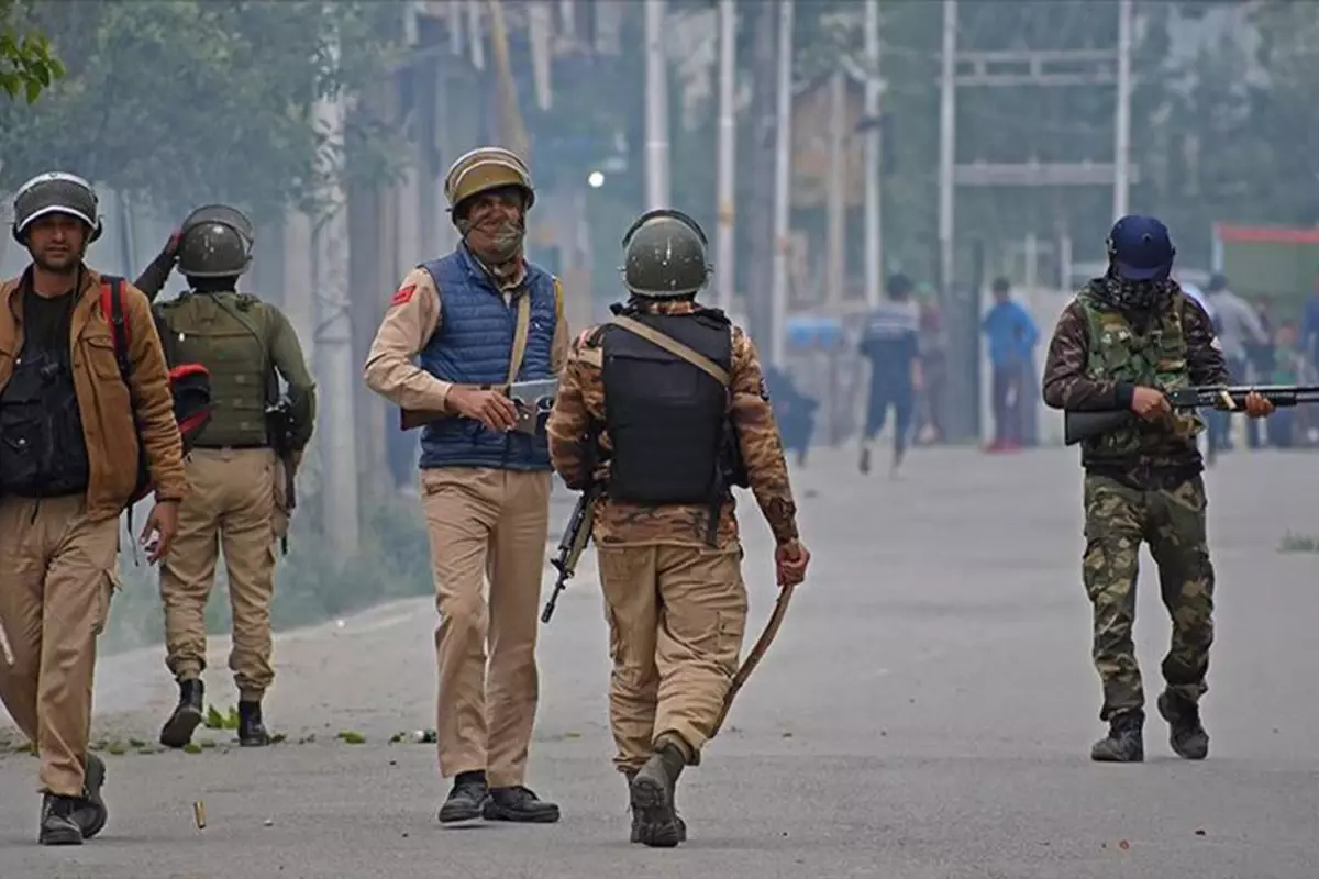Pakistan ve Hindistan, geri çekilme konusunda anlaştı