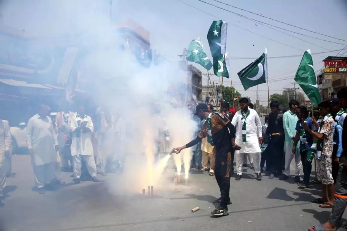 Pakistan ve Hindistan’dan Ateşkes