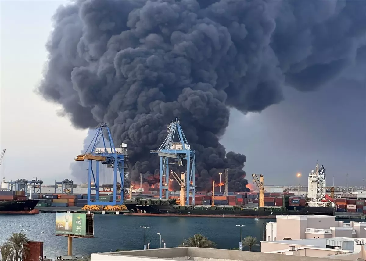 Port Sudan’da Patlamalar ve Yangınlar