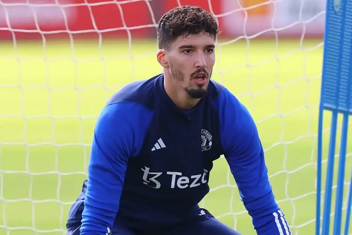 Premier Lig’de ödül verildi! Altay Bayındır yılın golünü yemiş