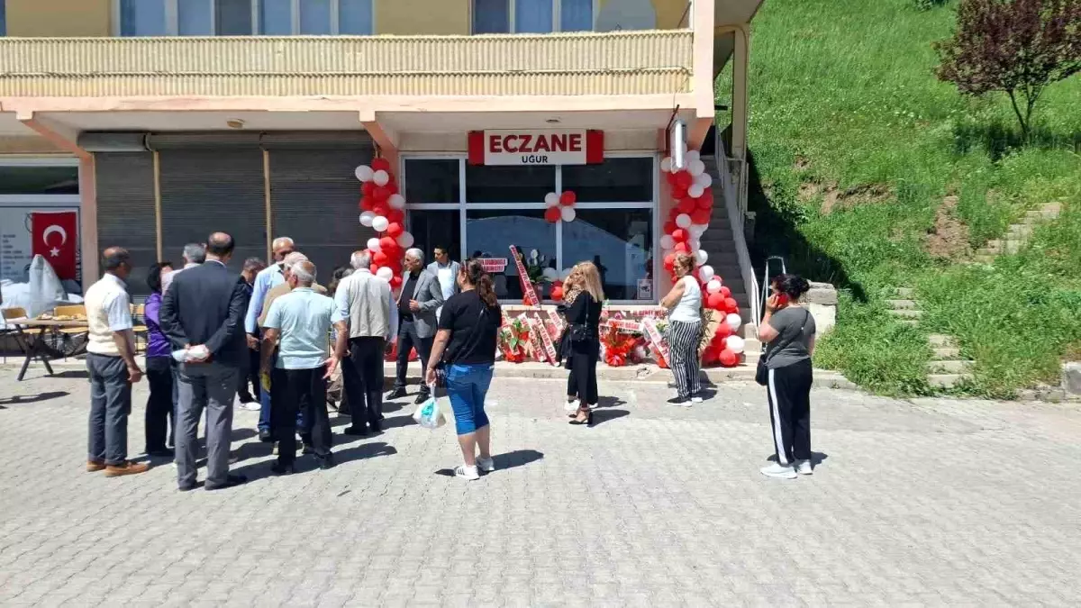 Pülümür’de 18 Yıl Ortadan Sonra Eczane Açıldı