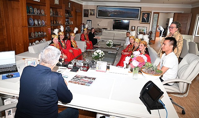 Raykhon Dans Kümesi’nden Lider Topaloğlu’na ziyaret