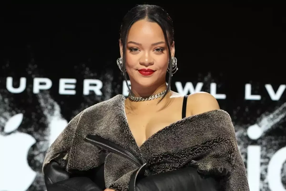 Rihanna’dan Met Gala’da sürpriz hamilelik duyurusu