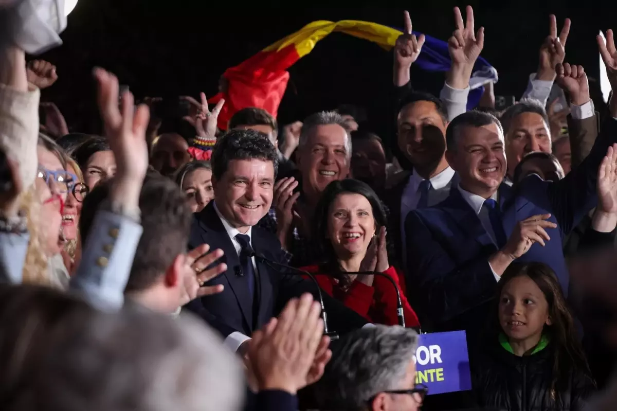 Romanya’nın Yeni Cumhurbaşkanı: AB ve NATO Yanlısı Nicusor Dan