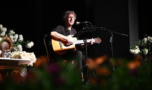 Salihli’de şiire açılan pencere yine aralandı. Salihli Şiir İkindileri 11 yıl ortadan sonra 51. kere düzenlendi.