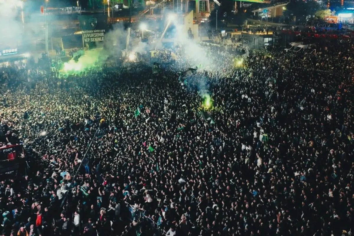 Şampiyon olmuşlardı, 3 maçı da kaybedince taraftar küplere bindi