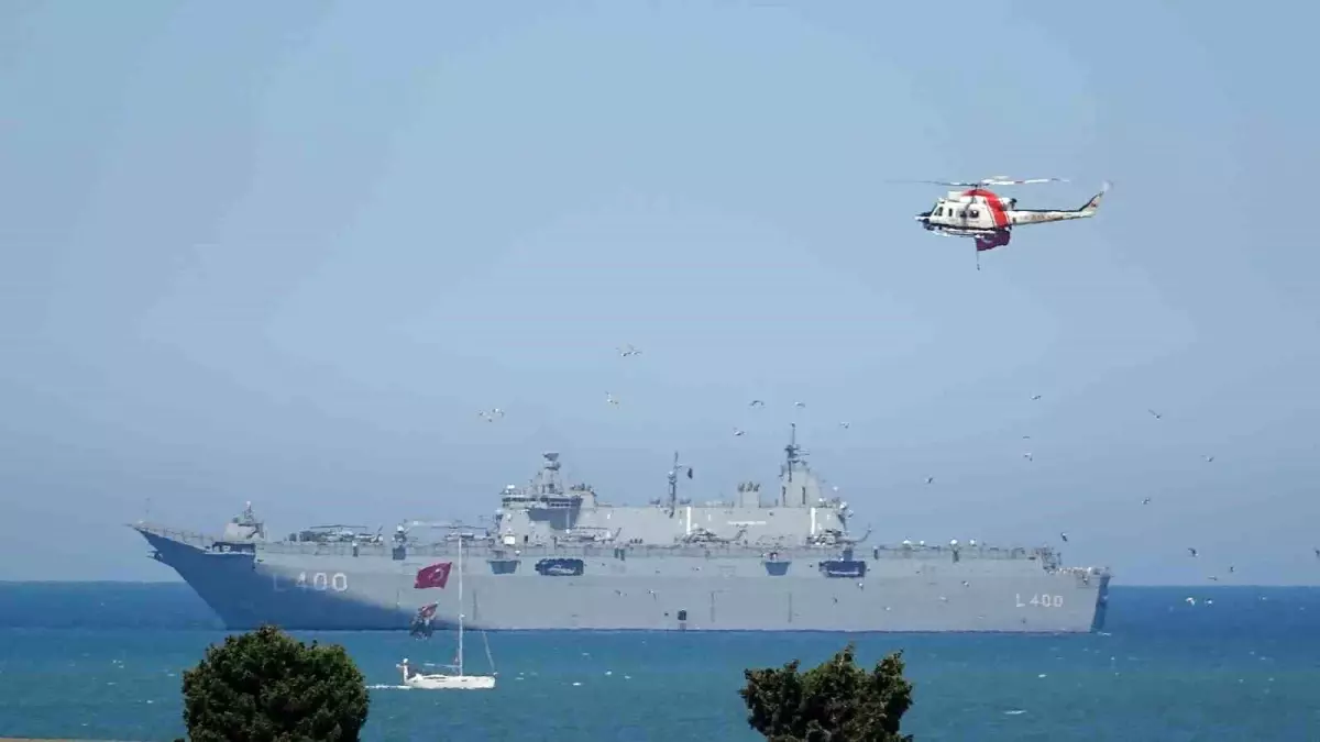 Samsun’da Balıkçı Tekneleri Merasim Geçişi