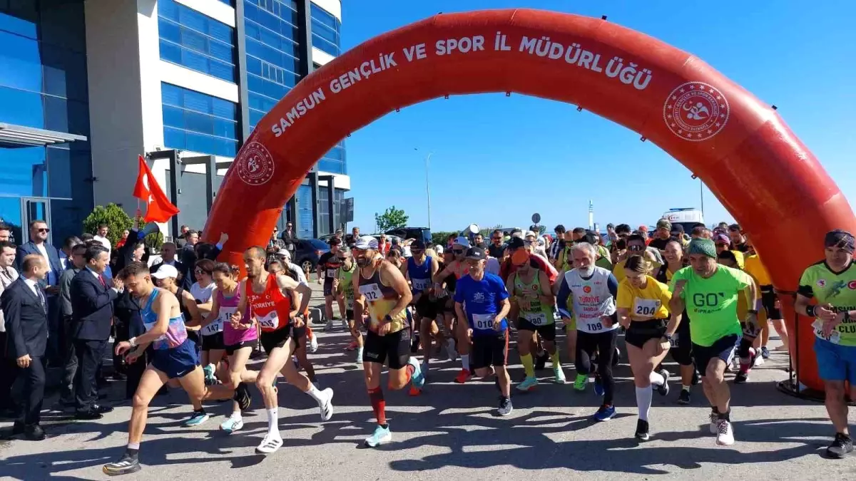 Samsun’da Milletlerarası 19 Mayıs Yarı Maratonu Başladı
