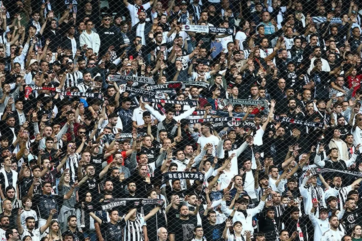 Serdal Adalı Beşiktaş’taki birinci ayrılığı duyurdu