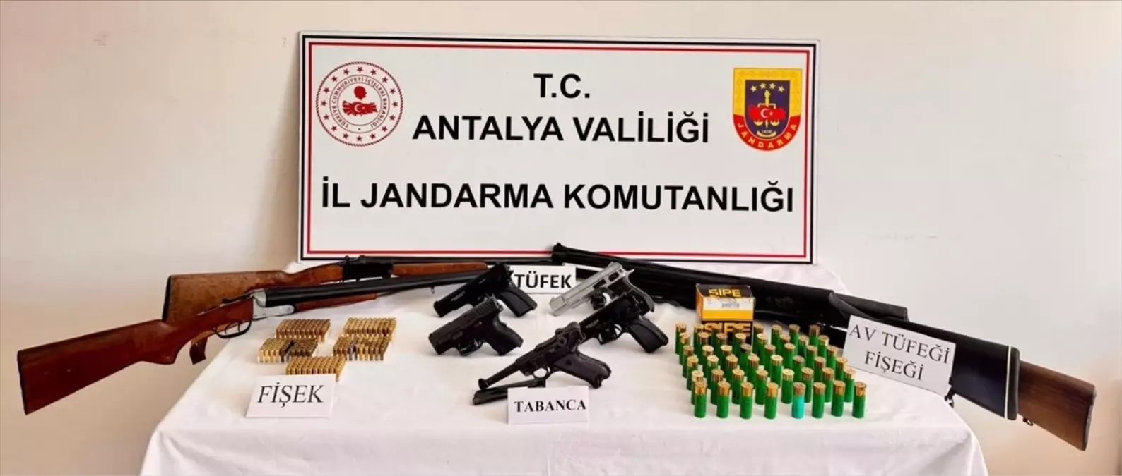 Serik’te Ruhsatsız Silah Operasyonu
