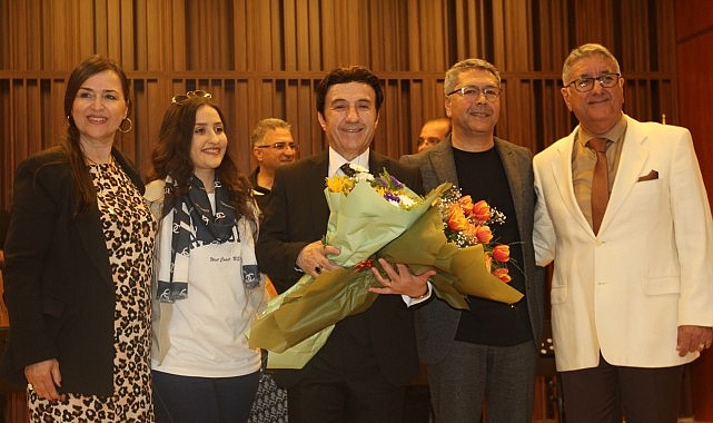 Ses Sanatkarı Mehmet Şafak, Ege Üniversitesinde kulakların pasını sildi