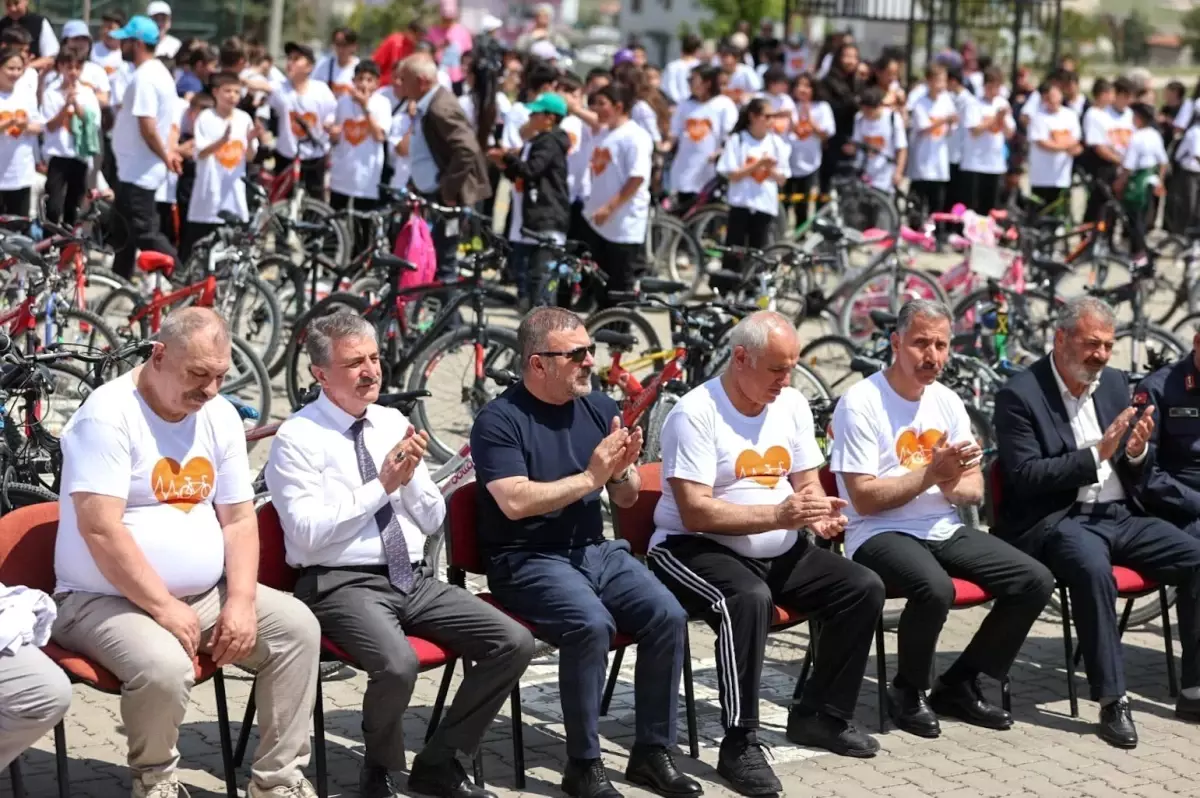 Sincan’da pedallar sıhhat için çevrildi
