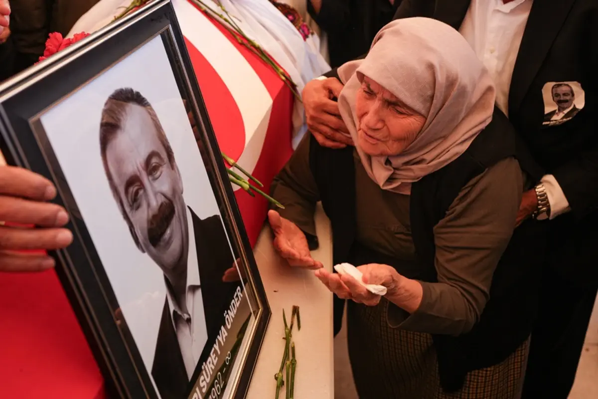 Sırrı Süreyya Başkan’ın cenazesinin Meclis’e neden getirilmediği aşikâr oldu