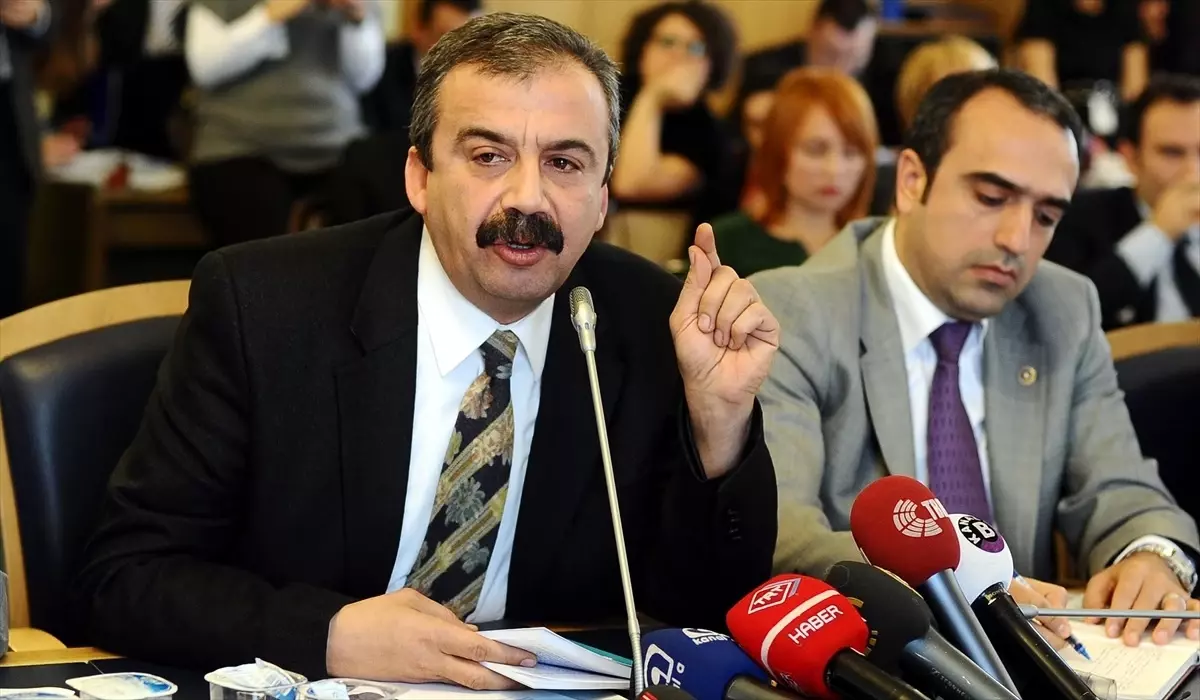 Sırrı Süreyya Lider Hayatını Kaybetti