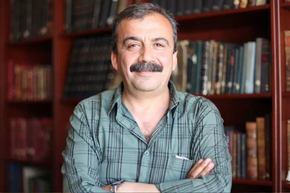 Sırrı Süreyya Öncü’nün vefatı sonrası ünlülerden peş peşe taziye iletileri