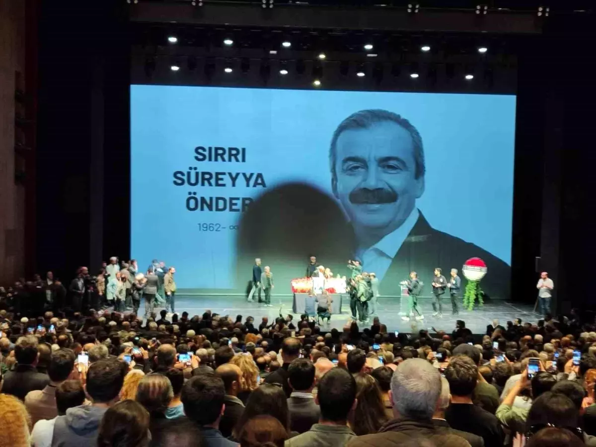 Sırrı Süreyya Öncü’ye Veda Merasimi