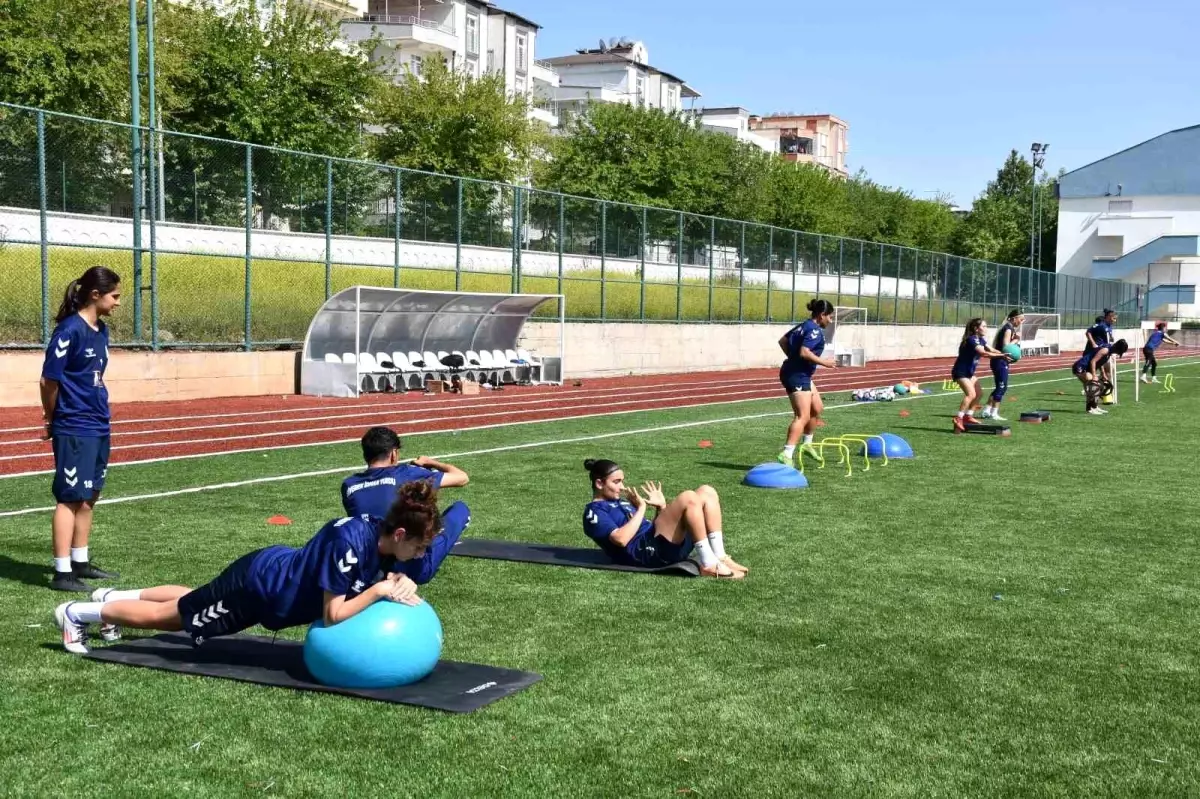 Siverek İdmanyurdu Bayan Futbol Ekibi Play-Off’a Yükseldi
