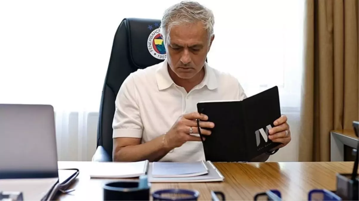 Son maçta Kadıköy’deydi! İşte Mourinho’nun yerine gelecek bir numaralı aday