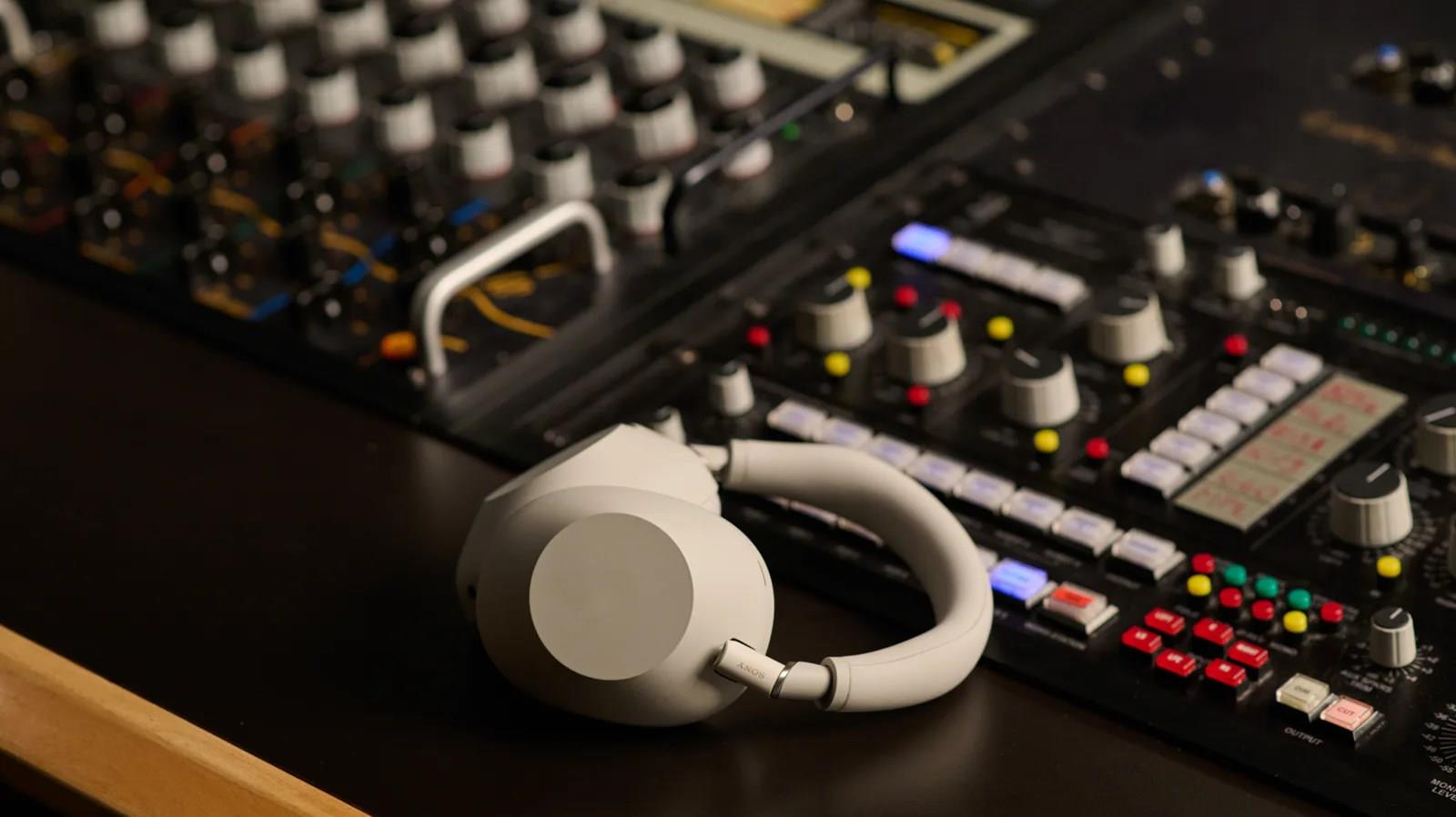 Sony, gelişmiş gürültü engelleme özellikli kulaklığını “WH-1000XM6” tanıttı