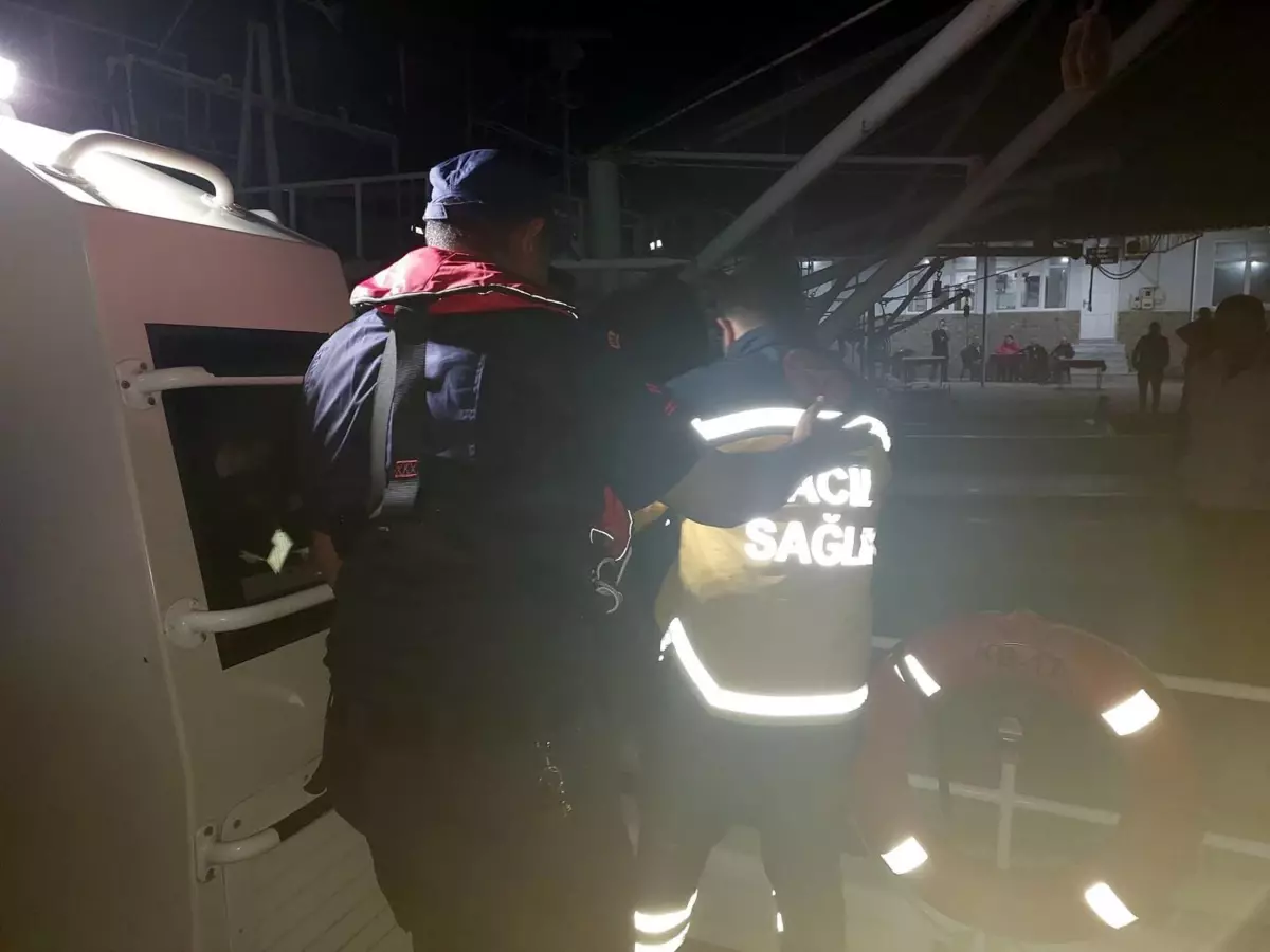Tankerde Kalp Krizi Geçiren Adam Kurtarıldı