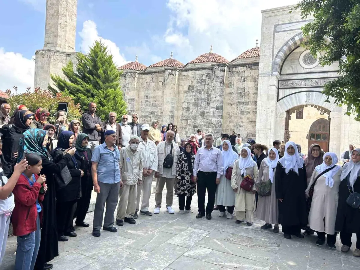 Tarsus’ta Birinci Hac Kafilesi Uğurlandı