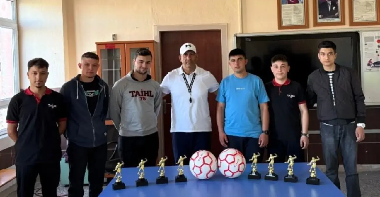 Tavşanlı’da Futsal Turnuvası Coşkusu