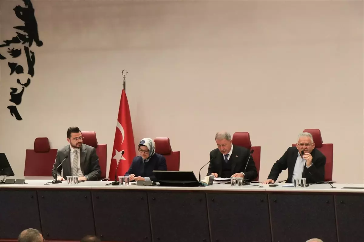 TBMM Milli Savunma Komisyonu Başkanı Akar, Kayseri’de konuştu Açıklaması