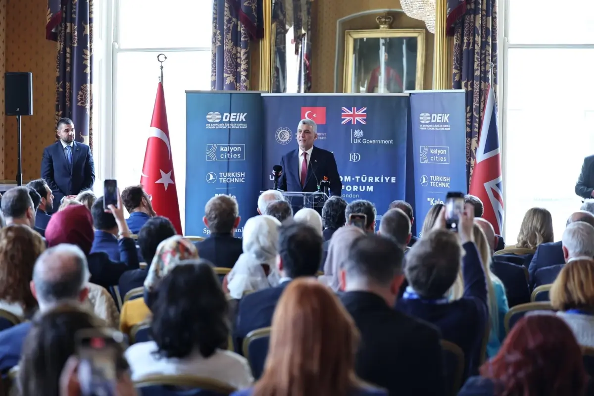 Ticaret Bakanı Bolat Londra’da İş Forumuna Katıldı