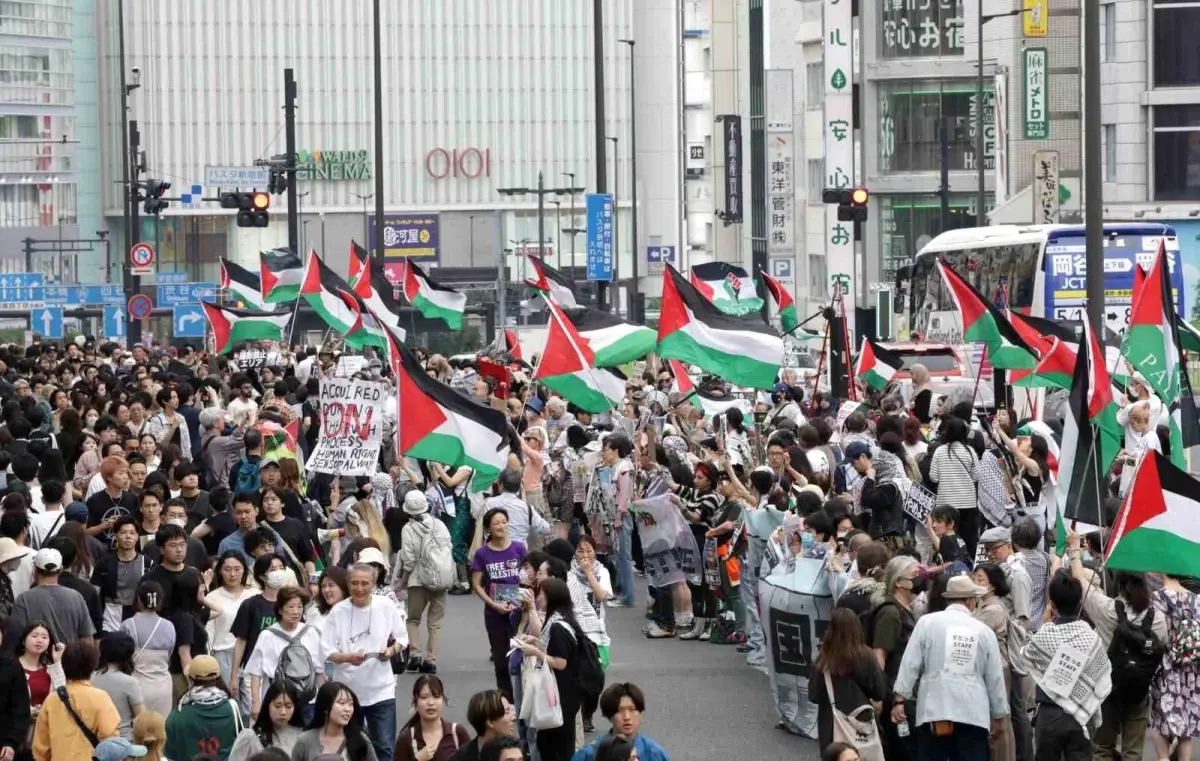 Tokyo’da Filistin Destekçisi Şov