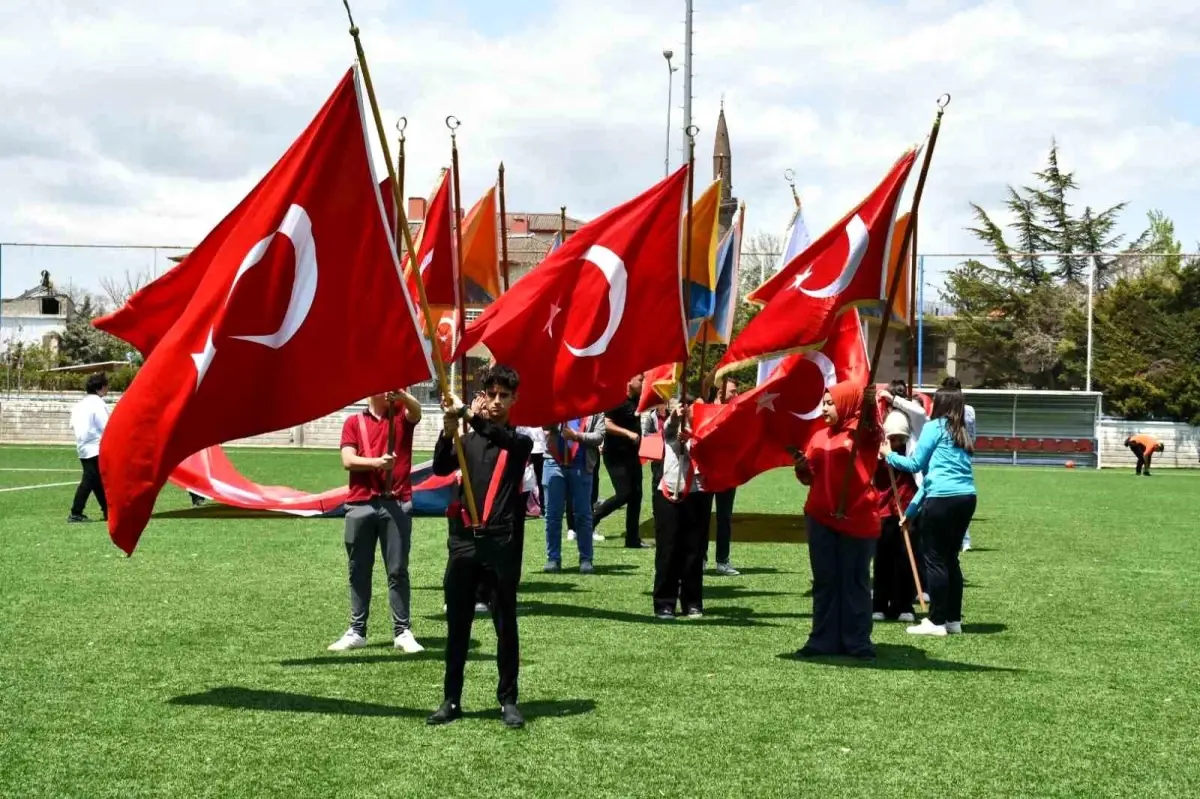 Tomarza’da 19 Mayıs Coşkusu
