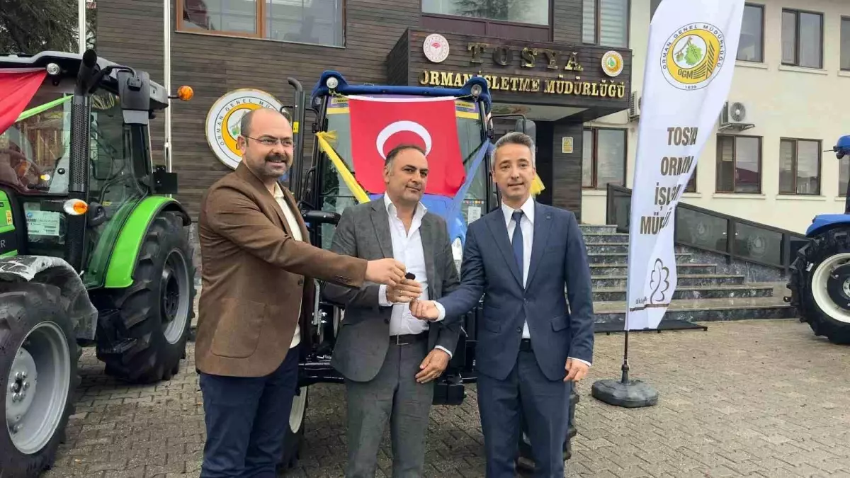 Tosya’da Çiftçilere Faizsiz Traktör Dayanağı