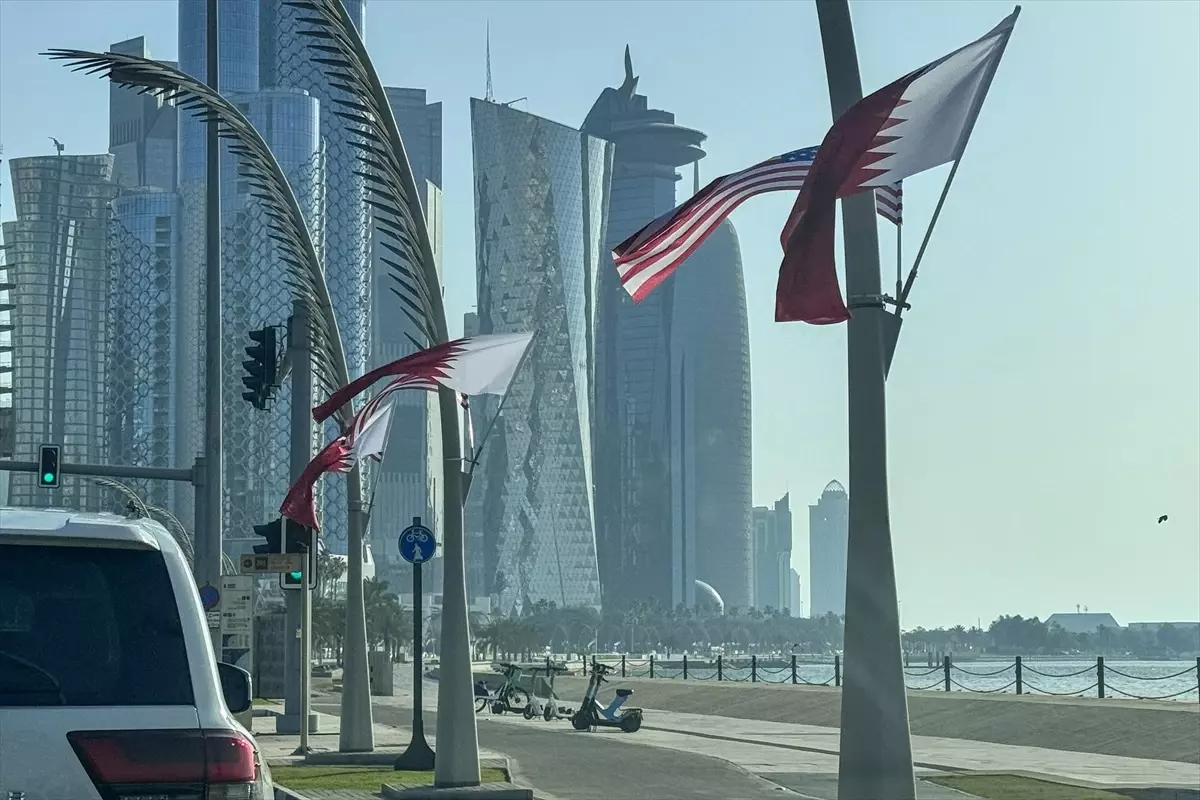 Trump Katar’da Bayraklarla Ağırlanacak
