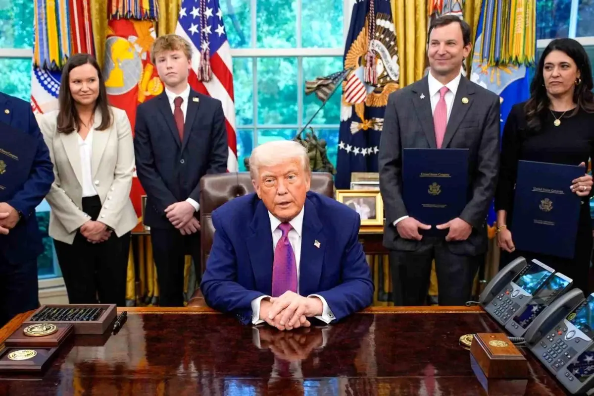 Trump: “Putin, Ukrayna ile ateşkes mutabakatı yapmak istemiyor, bunun yerine Türkiye’de bir ortaya gelerek kanlı savaşa bir son verilmesini müzakere…