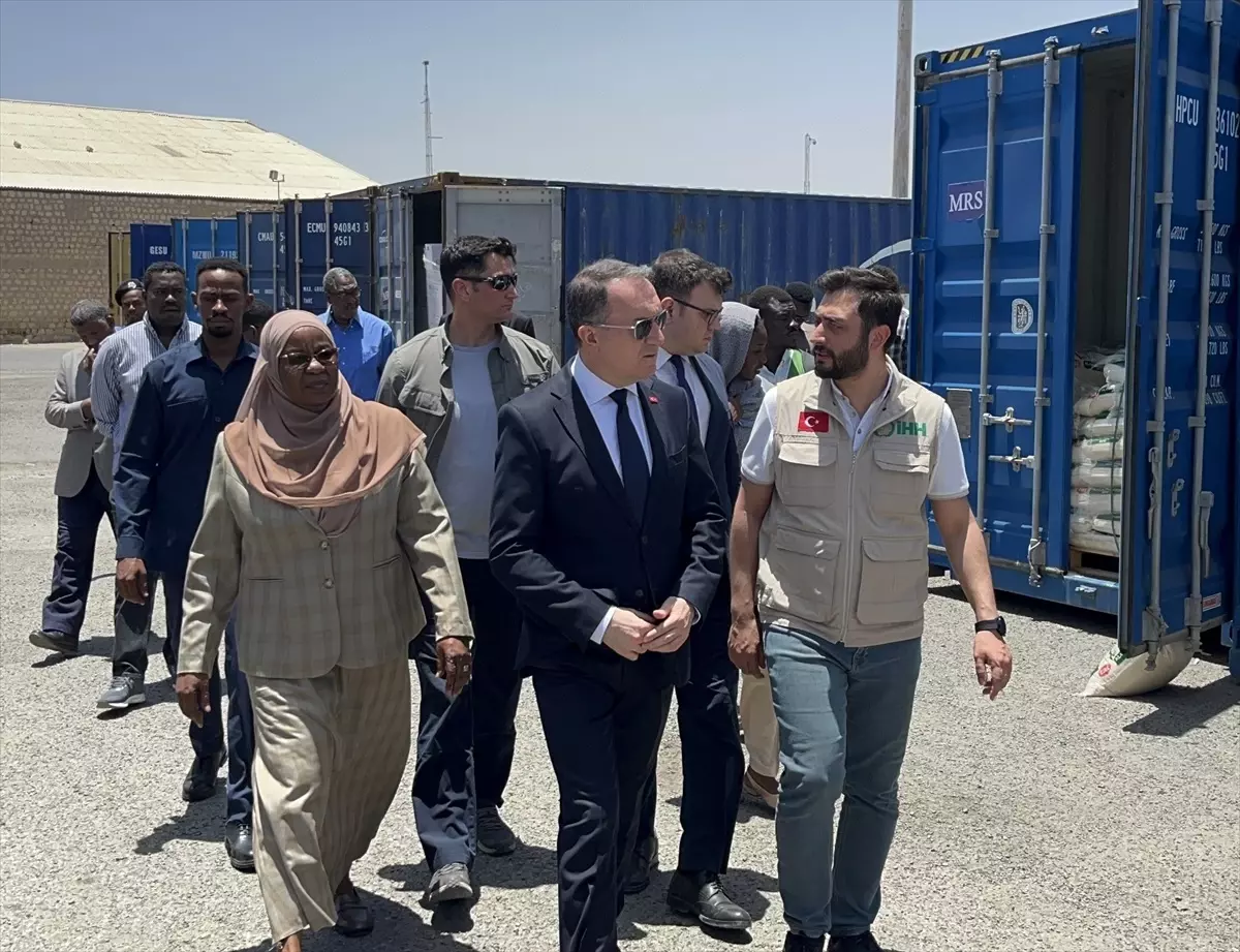 Türk Uygunluk Gemisi Sudan’a Ulaştı