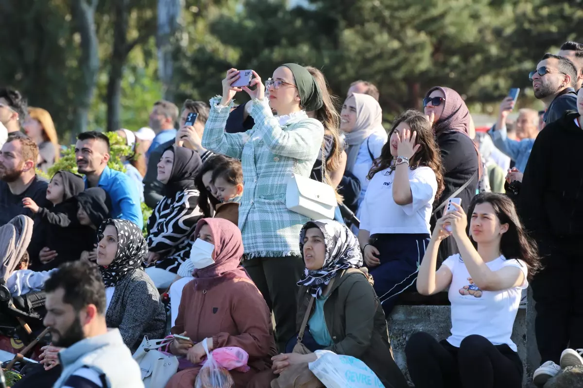 Türk Yıldızları Samsun’da Bayram Gösterisi