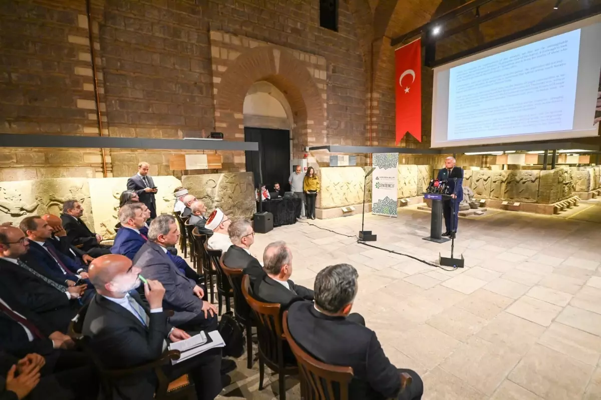 Türkiye’de İslamofobi ile Uğraş Merkezi Açıldı