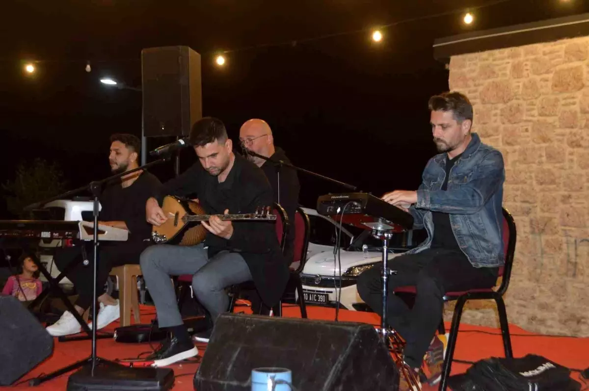 Ulubeyler Pehlivan Güreşleri Öncesi Türk Halk Müziği Konseri Ağır İlgi Gördü